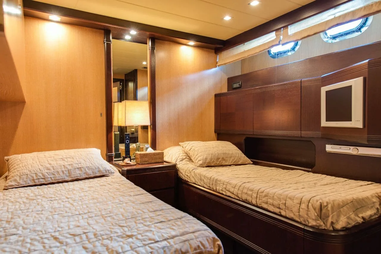 MR M - photo 16 location yacht Monaco