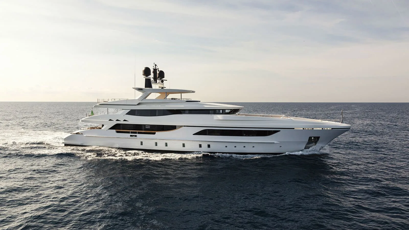 MR T - photo 2 location yacht Monaco