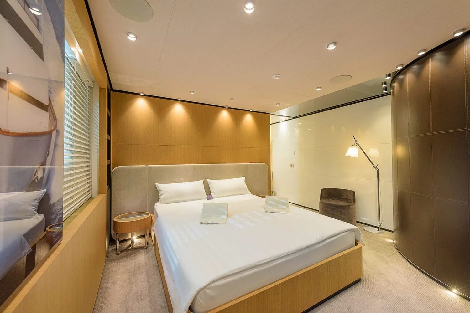 MR T - photo 25 location yacht Monaco