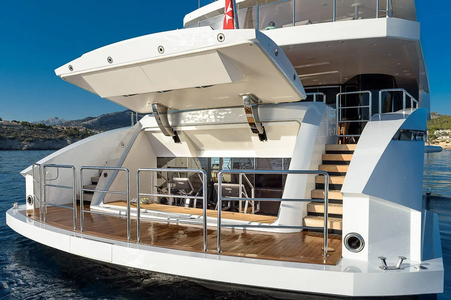 MR T - photo 33 location yacht Monaco