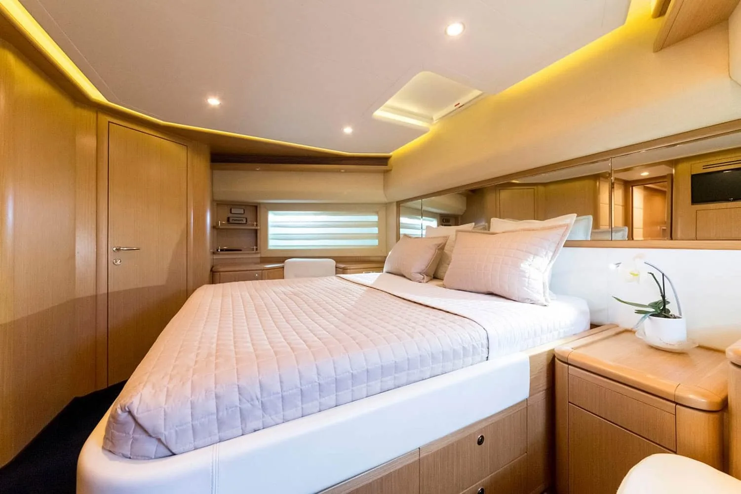 PORTHOS - photo 33 location yacht Monaco