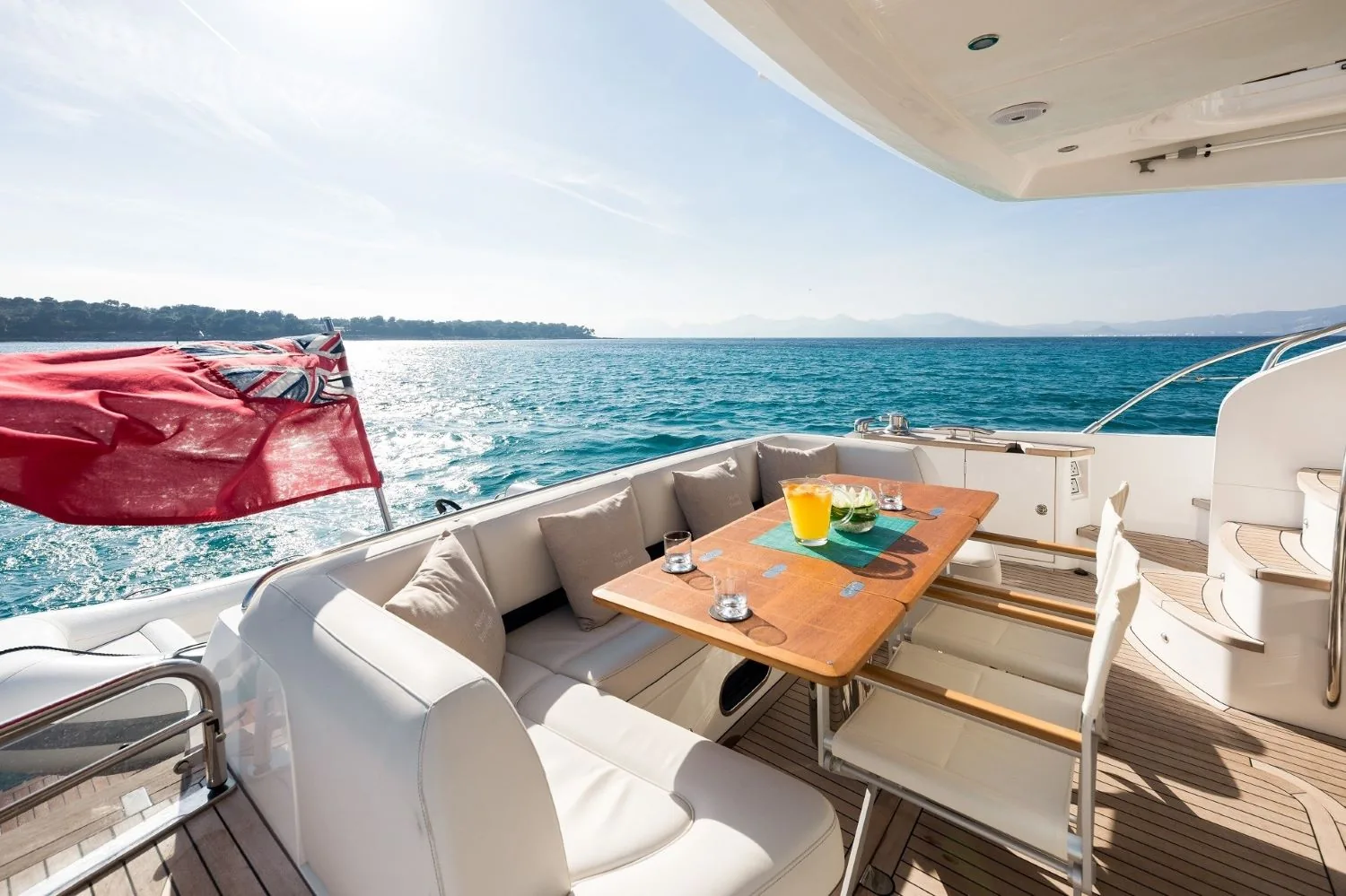 PRINCESS V64 - photo 7 location yacht Monaco