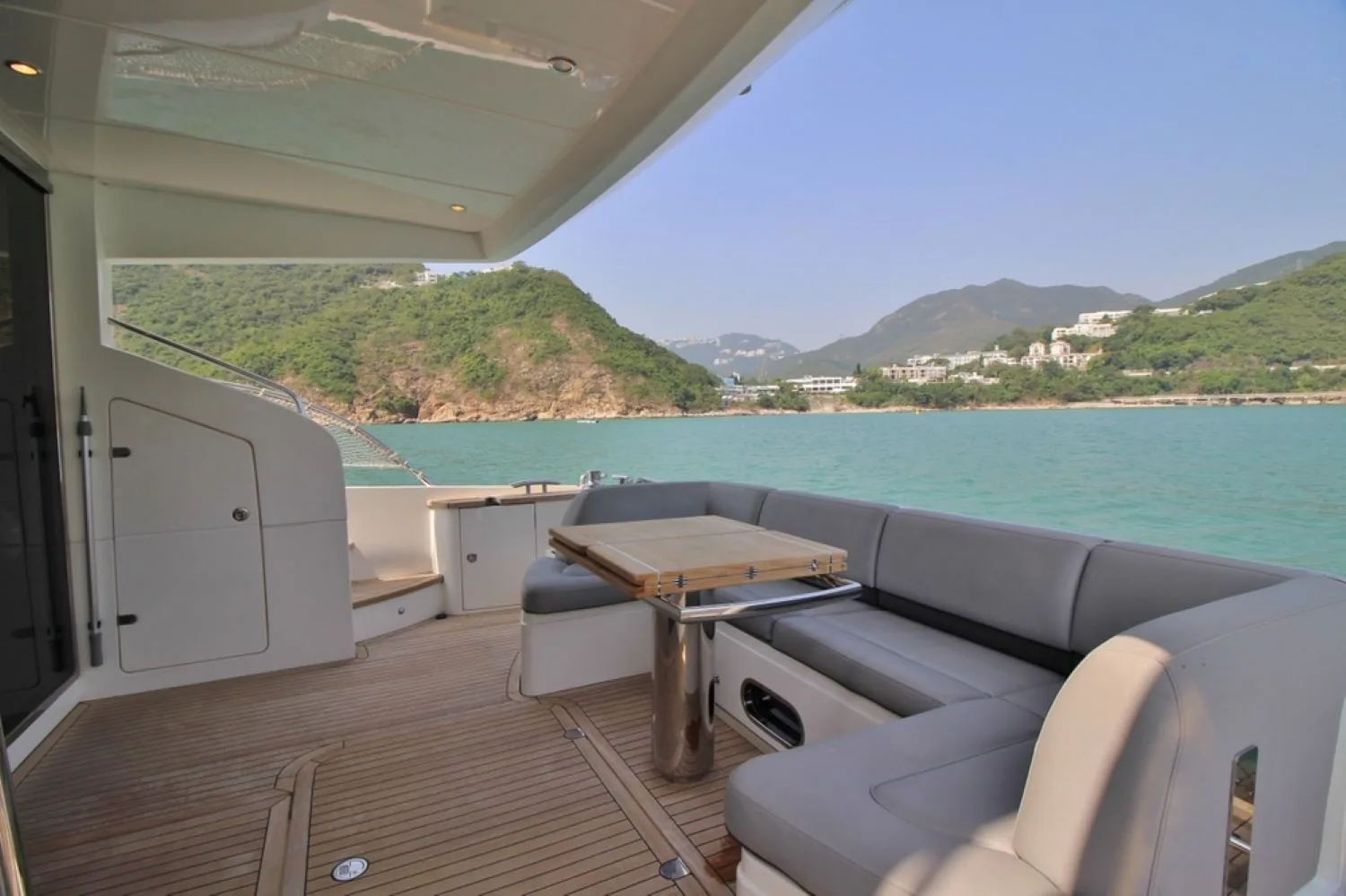 PRINCESS V64 - photo 8 location yacht Monaco