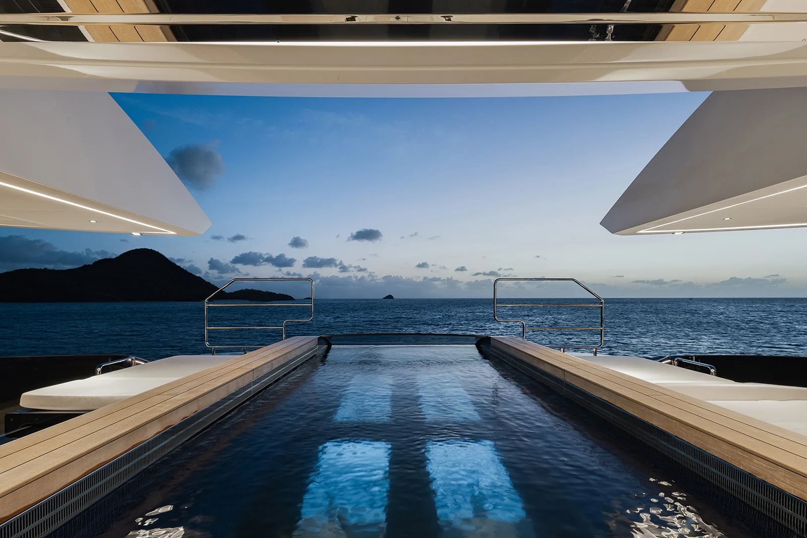 RESILIENCE - photo 11 location yacht Monaco