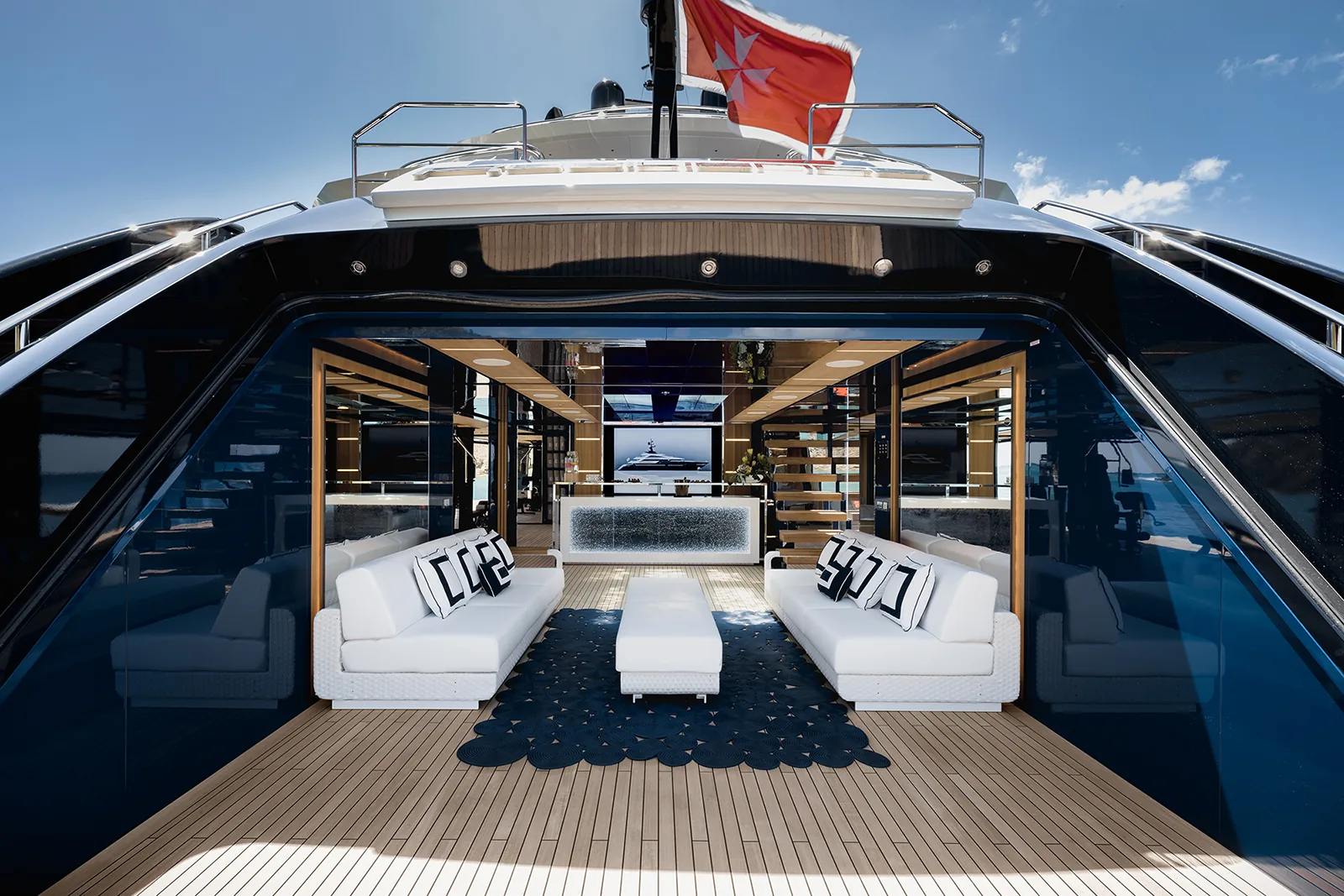 RESILIENCE - photo 13 location yacht Monaco