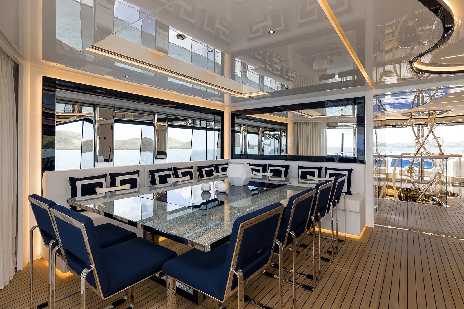 RESILIENCE - photo 19 location yacht Monaco