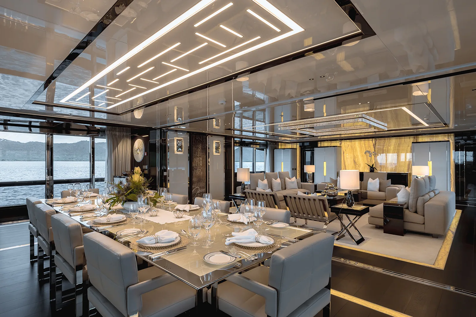 RESILIENCE - photo 22 location yacht Monaco