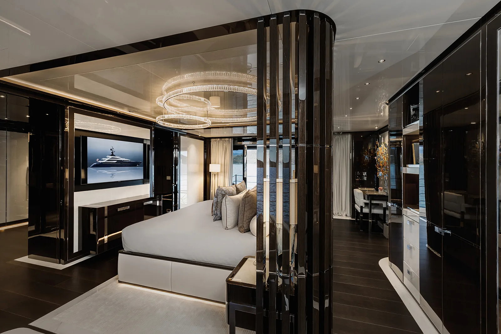 RESILIENCE - photo 27 location yacht Monaco