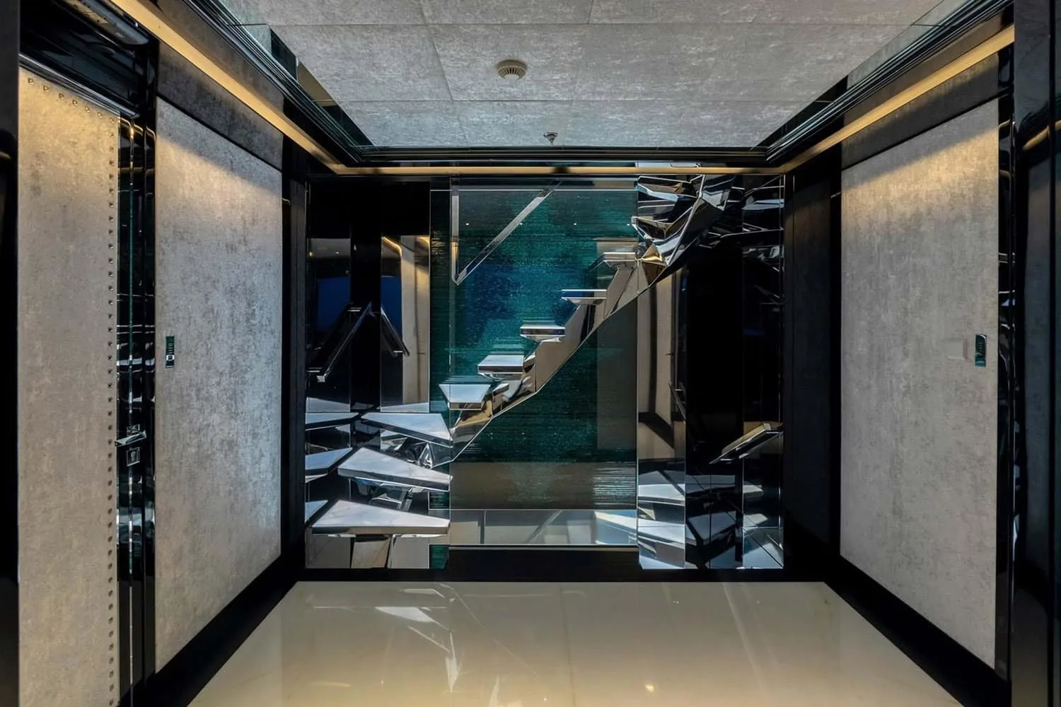 SARASTAR - photo 13 location yacht Monaco