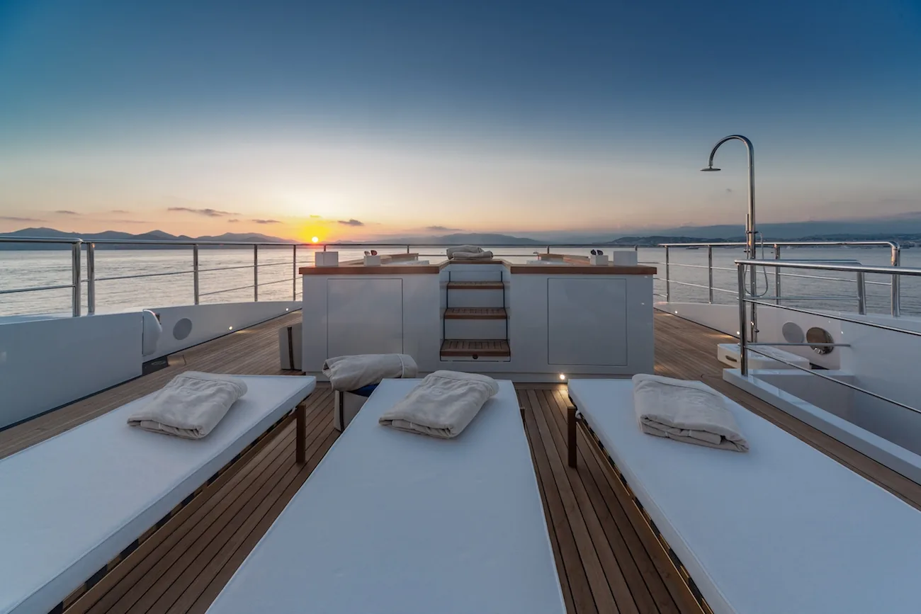 SILVER FOX - photo 14 location yacht Monaco
