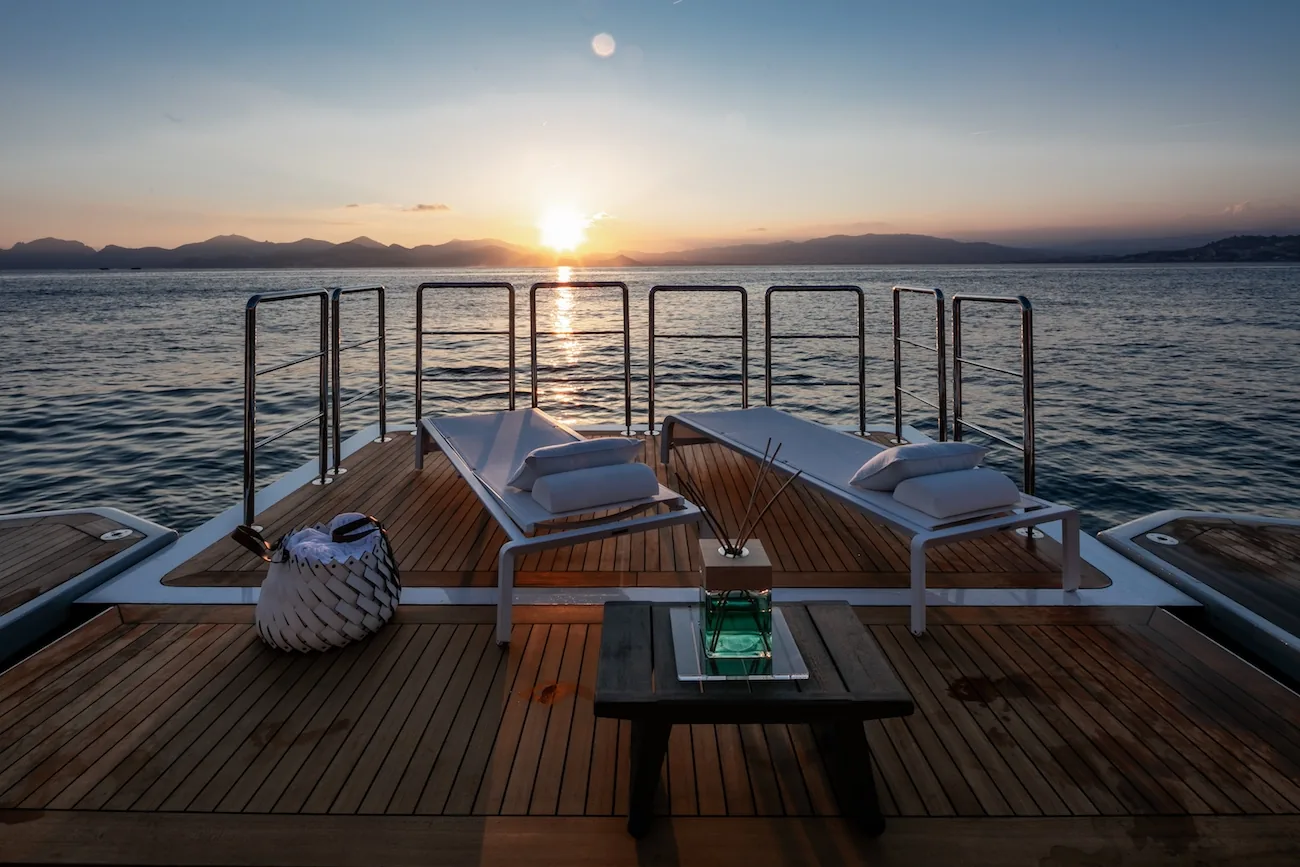 SILVER FOX - photo 16 location yacht Monaco