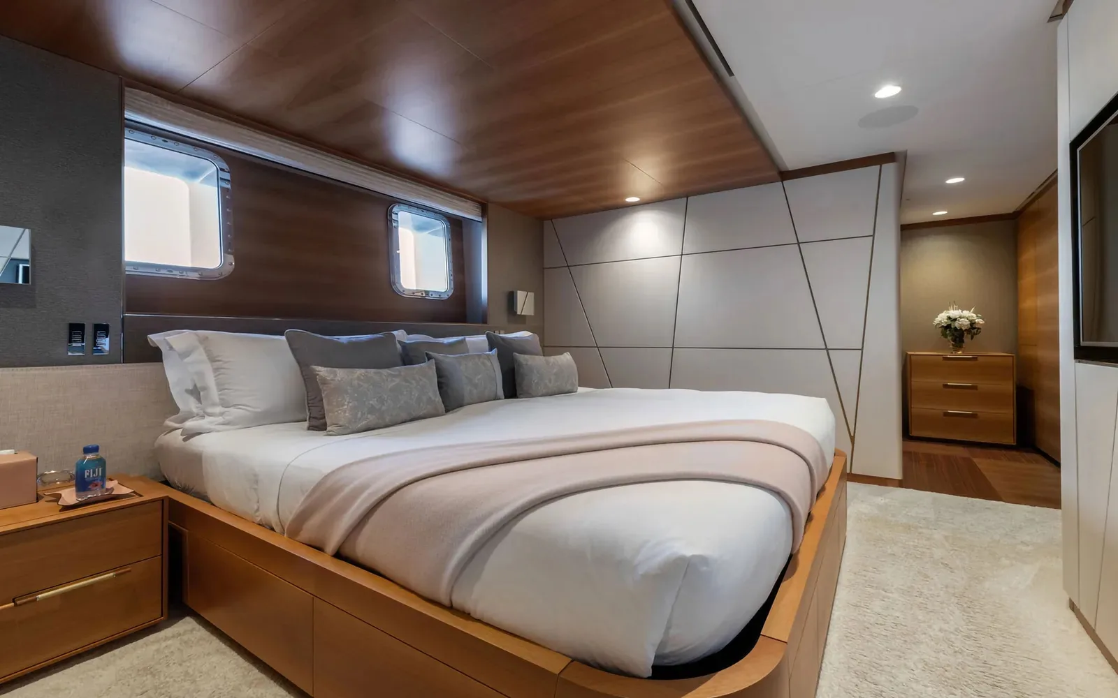 SILVER FOX - photo 23 location yacht Monaco