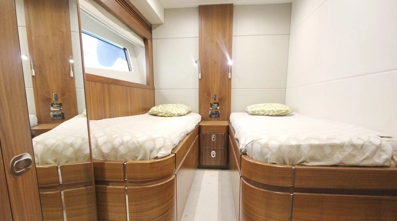 SUNSEEKER 75 - photo 13 location yacht Monaco