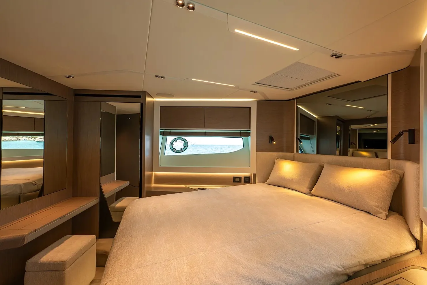 SUNSEEKER PREDATOR 65 - photo 9 location yacht Monaco