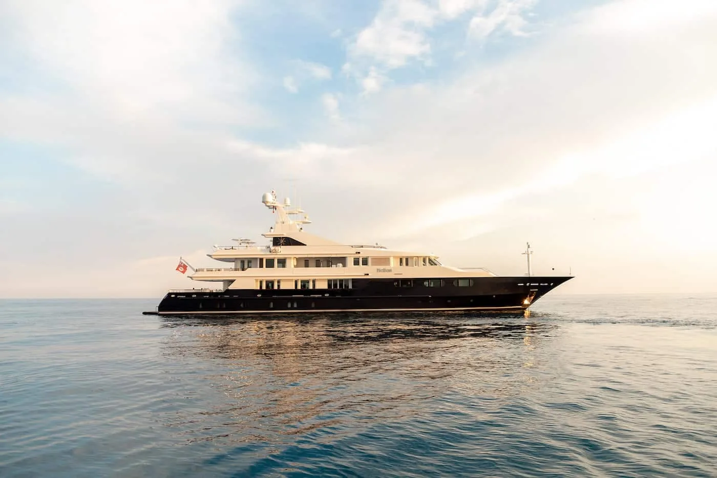 TREEHOUSE - photo 2 location yacht Monaco