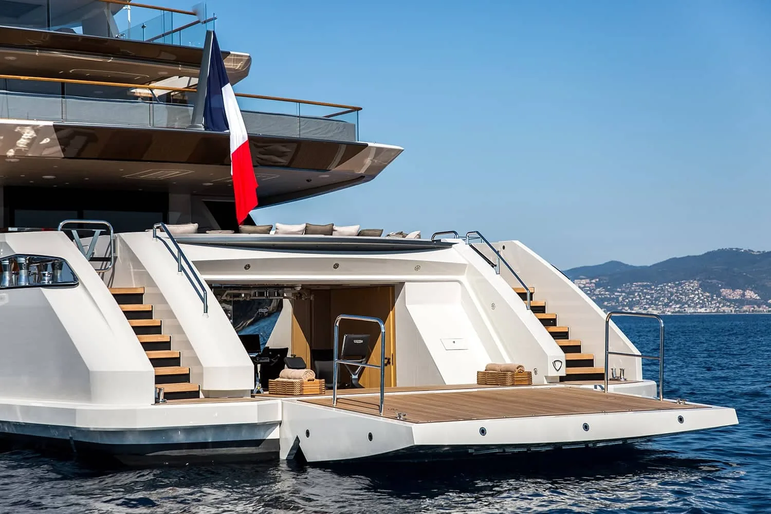 VERTIGE - photo 17 location yacht Monaco