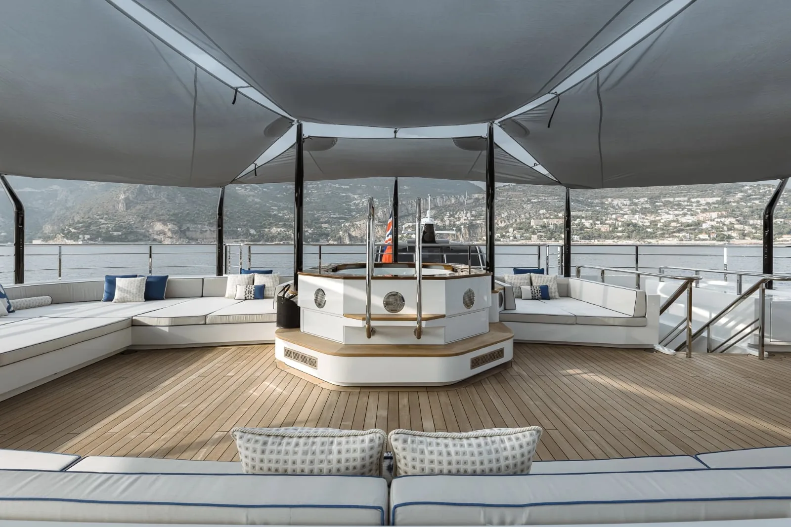 VICTORIOUS - photo 8 location yacht Monaco